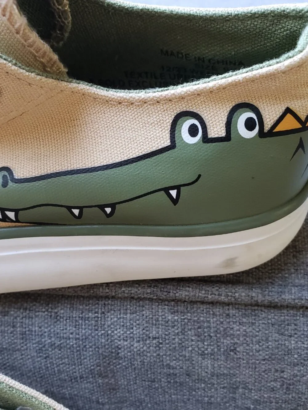 BNWoT Lily & Dan Alligator child slip-on sneaker (11.5) KICKS